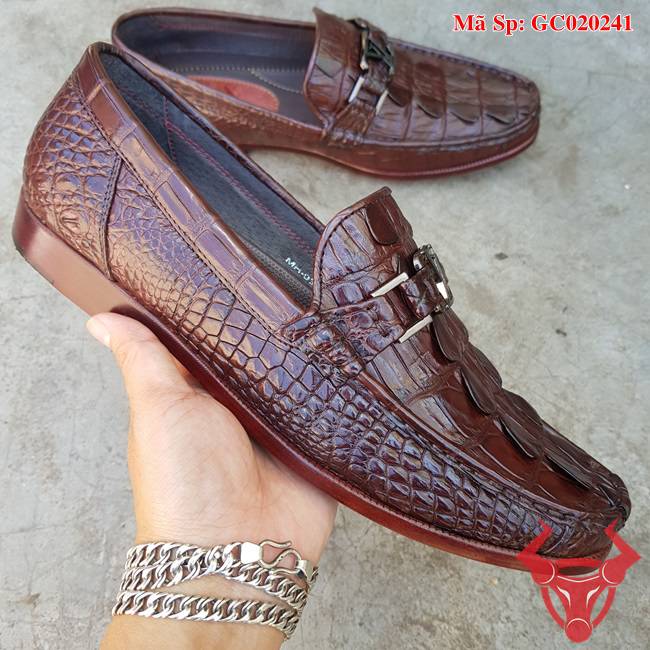 Chinh Phục Bước Đường với Đôi Giày Mọi Da Cá Sấu GC020241