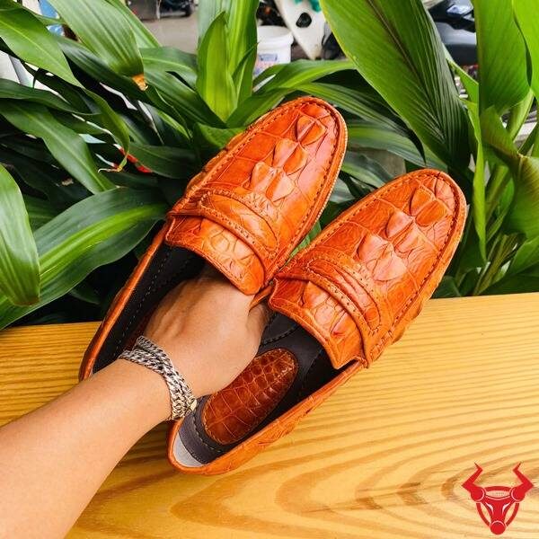 Giày lười da cá sấu GCA2 màu vàng cam sang trọng, thủ công tinh xảo.
