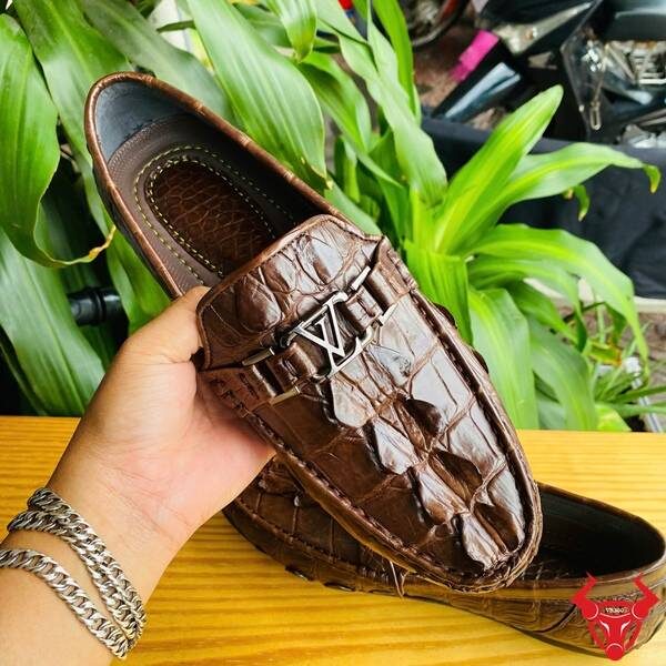 Giày lười GCA2 nâu đất – tinh xảo, bền bỉ, thể hiện đẳng cấp quý ông hiện đại.