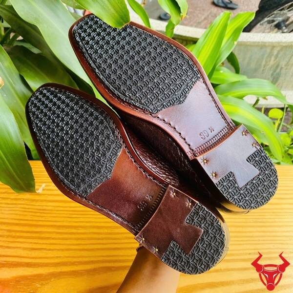 Giày GBA8 da bụng cá sấu nâu đất cao cấp, thủ công và đẳng cấp.