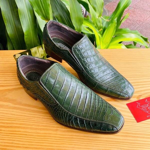 Giày da bụng cá sấu GBA8 màu xanh lá cao cấp, lịch lãm và tinh tế.