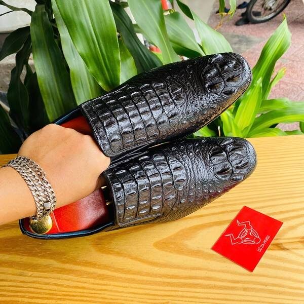 GBA4 – Giày Tây Cao Cấp Da Cá Sấu Gù Lưng Đen Lịch Lãm Giày lười GBA4 da cá sấu gù lưng đen sang trọng cao cấp thời trang.