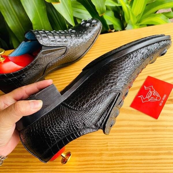 Giày Da Cá Sấu Gù Lưng GBA4 Đen | Thủ Công Cao Cấp Cho Nam Giày tây da cá sấu GBA4 đen lười cao cấp thời trang đẳng cấp.