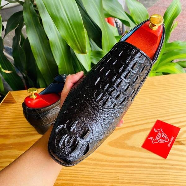 Giày Tây Lười GBA4 Màu Đen | Biểu Tượng Của Phong Cách Quý Ông Giày tây lười da cá sấu GBA4 đen cao cấp sang trọng đẳng cấp.