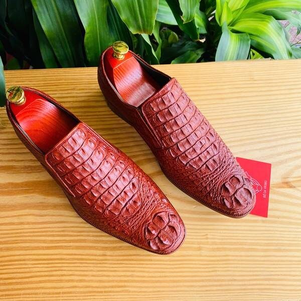 Giày tây GBA4 da cá sấu thật màu nâu đỏ – phong cách đỉnh cao.