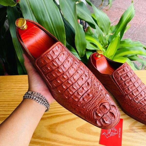 Giày GBA4 nâu đỏ đế da – tinh tế và sang trọng từng chi tiết.