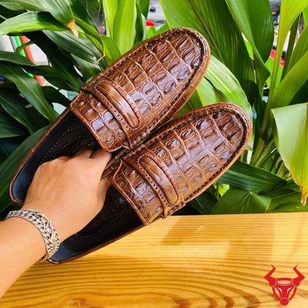 Giày Lười Nâu Đất Da Cá Sấu GCA1 – Tinh Hoa Thủ Công Giày Tây lười nam cao cấp da cá sấu nâu đất GCA1.
