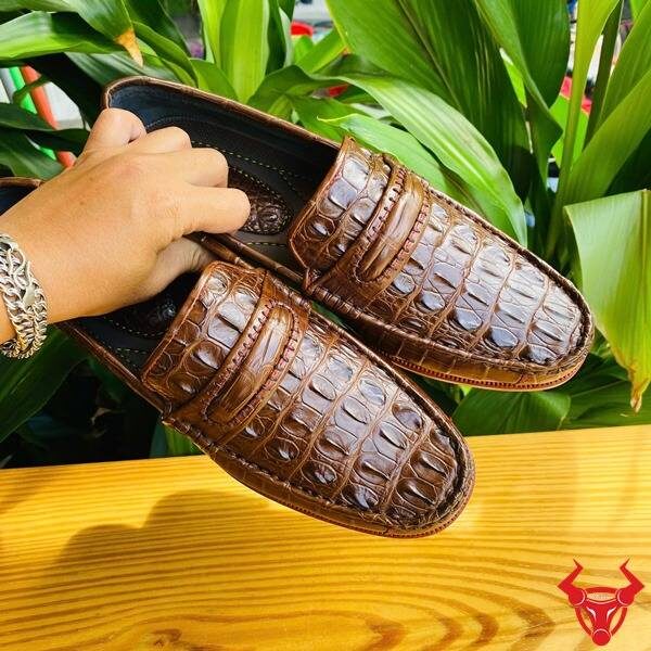 Giày Tây Da Cá Sấu Thật GCA1 – Biểu Tượng Đẳng Cấp Nam Giới Giày Tây lười da cá sấu cao cấp màu nâu đất GCA1.