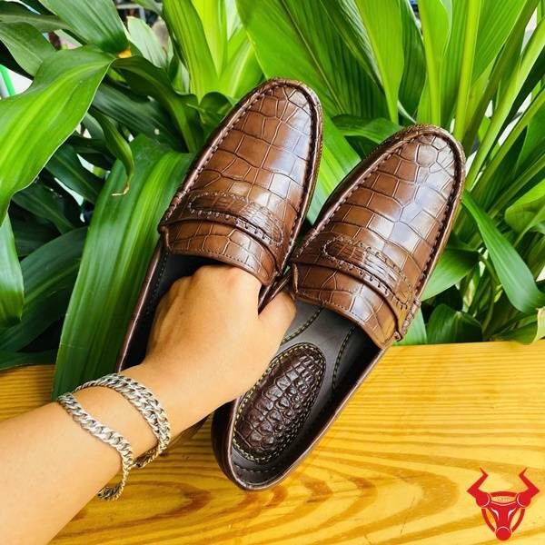 Giày Tây Đế Cao 7cm Da Bụng Cá Sấu – Tinh Tế Từng Đường Vân Giày Tây cao 7cm da bụng cá sấu nâu đất, biểu tượng đẳng cấp quý ông.