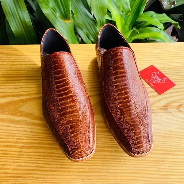 Giày Nam GB4D1 | Da Chân Đà Điểu Thật, Cao Cấp Và Thời Trang Giày Tây GB4D1 da chân đà điểu màu nâu đỏ sáng sang trọng đẳng cấp lịch lãm.