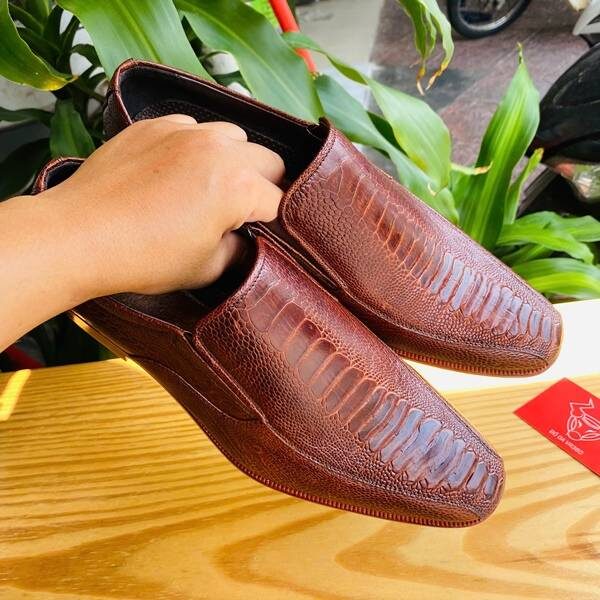 Giày da chân gai đà điểu GBD1 không dây màu nâu đỏ cao cấp sang trọng thời trang.