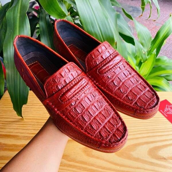 Giày lười da cá sấu GCA1 thủ công cao cấp màu nâu đỏ sang trọng.