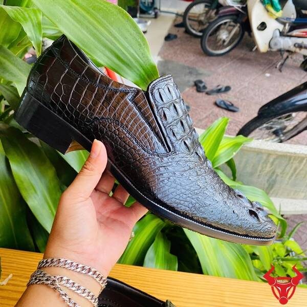 Giày tây sang trọng da cá sấu gù đen handmade cao cấp.