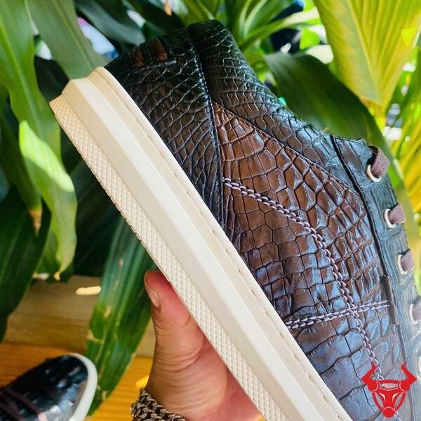 Giày Cá Sấu Gù Thể Thao Sang Trọng Khác Biệt Giày thể thao da cá sấu gù màu đen phối nâu cao cấp