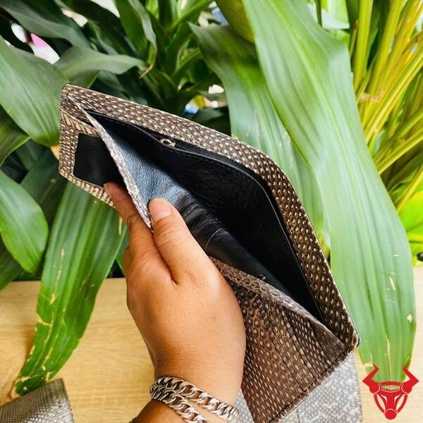 Ví da rắn hổ mang độc đáo, thiết kế 2 mặt.
