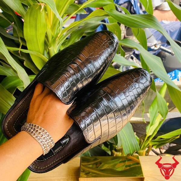 Giày sục mule da cá sấu tiện dụng
