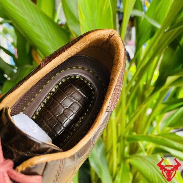 Giày thể thao có dây da bụng cá sấu GCS29