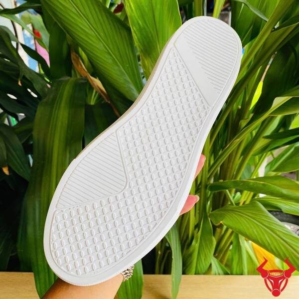 Giày thể thao có dây da bụng cá sấu GCS28