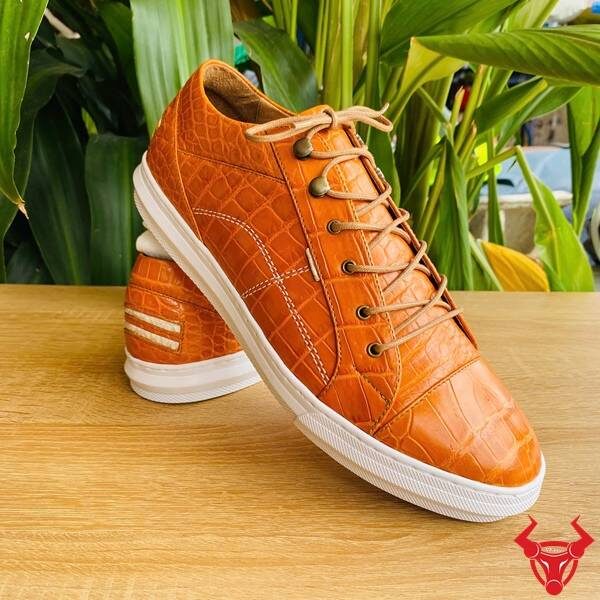 Giày thể thao da cá sấu bền chắc