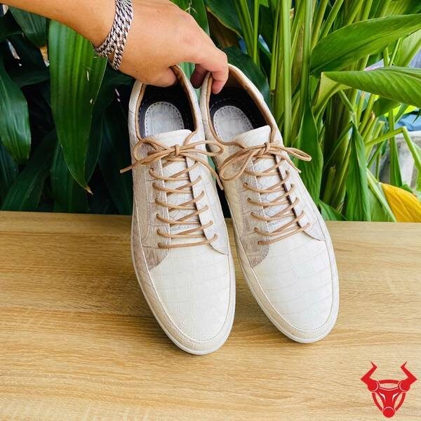 Giày sneaker da cá sấu phong cách năng động