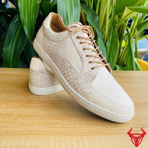 Giày Sneaker Da Cá Sấu Màu Bạch Tạng Độc Lạ Giày sneaker cao cấp da cá sấu