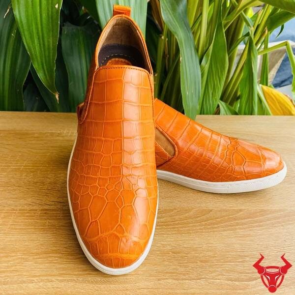 Giày thể thao da cá sấu phong cách trẻ
