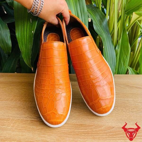 Giày thể thao da cá sấu năng động