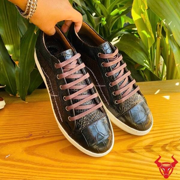 Giày sneaker da cá sấu phong cách năng động
