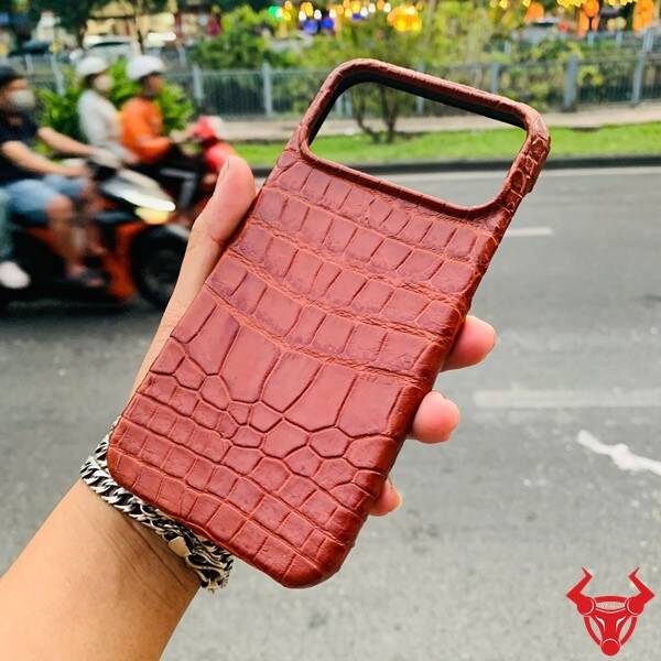 Ốp iPhone 17 Pro Max da cá sấu da hàm