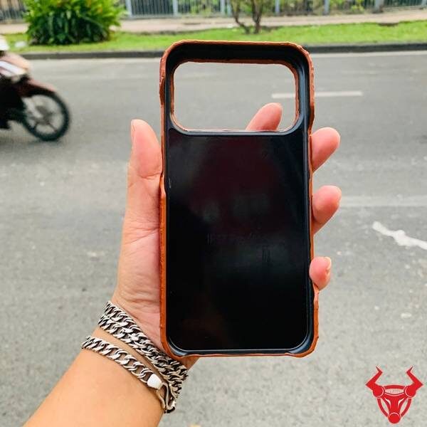 Ốp lưng iPhone 17 Pro Max da cá sấu ELAA8