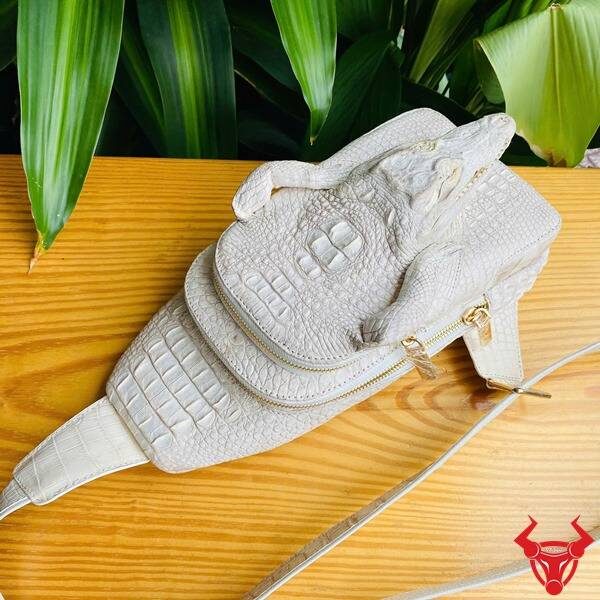 Túi da cá sấu bạch tạng nguyên con TFA10 cá tính.