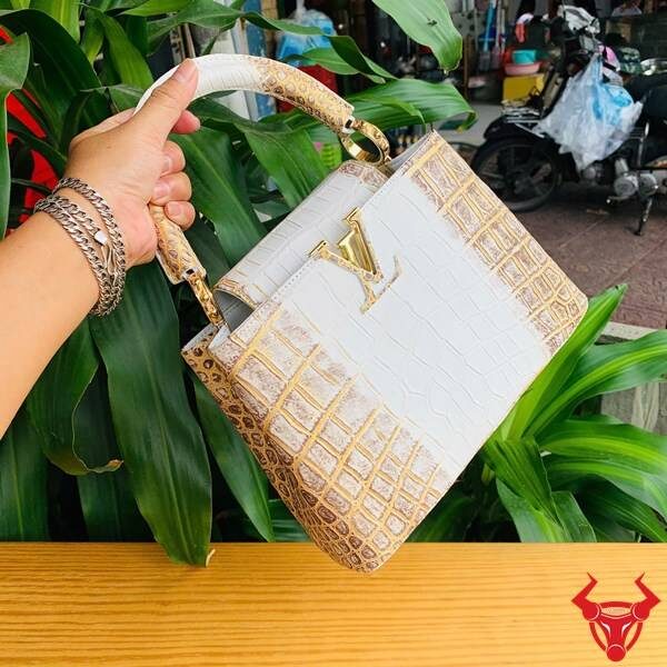 Túi xách nữ da cá sấu cao cấp phong cách quý phái.