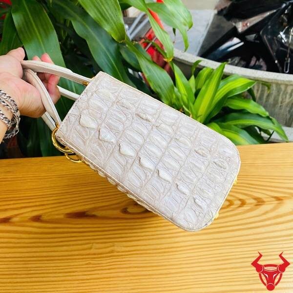 Túi xách nữ da cá sấu bạch tạng quý phái