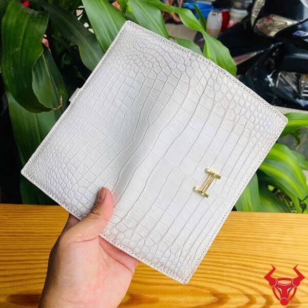 Ví dài cầm tay nữ da cá sấu cao cấp