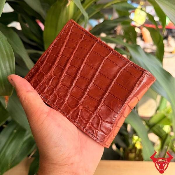 Ví Nam Da Bụng Cá Sấu 2 Mặt Cao Cấp VCA8 Ví nam da bụng cá sấu 2 mặt nâu đỏ cao cấp.