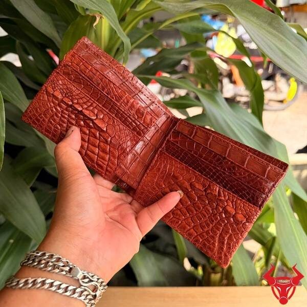 Ví Nam Da Bụng Cá Sấu VCA8 Sang Trọng Ví nam da bụng cá sấu 2 mặt bền chắc.