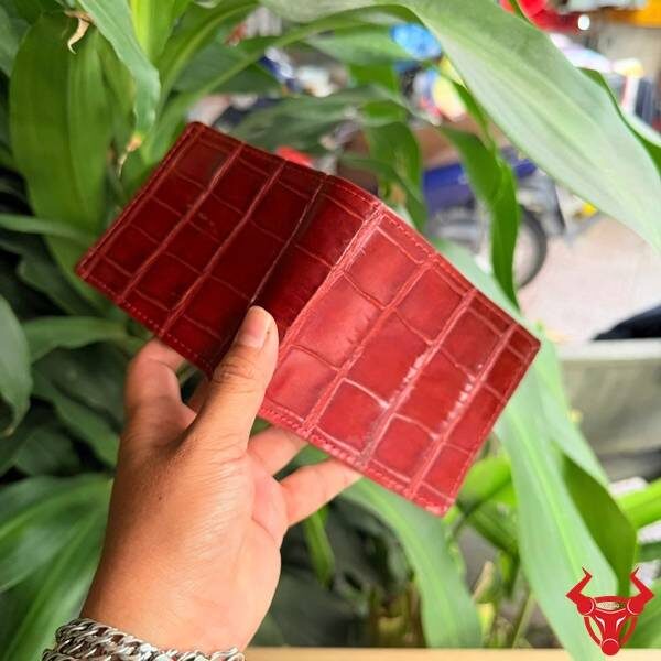 Ví nam form ngang da cá sấu Thái Lan màu đỏ mận.