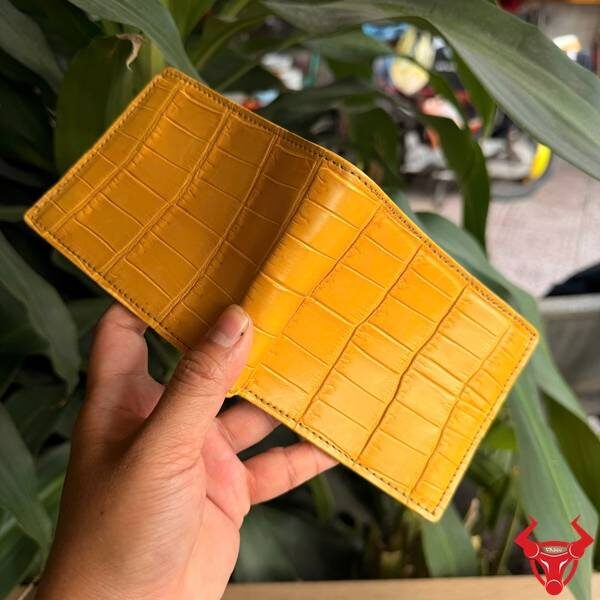 Ví Nam Da Cá Sấu Thái Lan VBA8-TL Cao Cấp Ví nam form ngang da cá sấu Thái Lan vàng chanh.