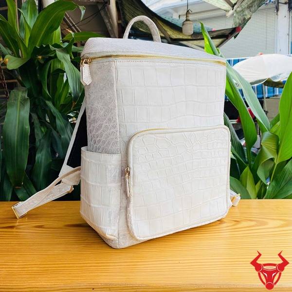 Balo da bụng cá sấu DLAA8 màu bạch tạng dành cho doanh nhân.