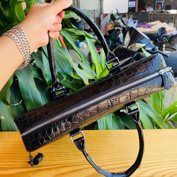 Cặp xách nam da bụng cá sấu CSA8 màu đen nhiều ngăn chứa.