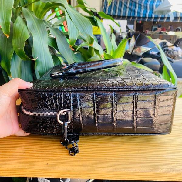 Cặp xách nam da bụng cá sấu CSA8 màu đen hoàn thiện tỉ mỉ.