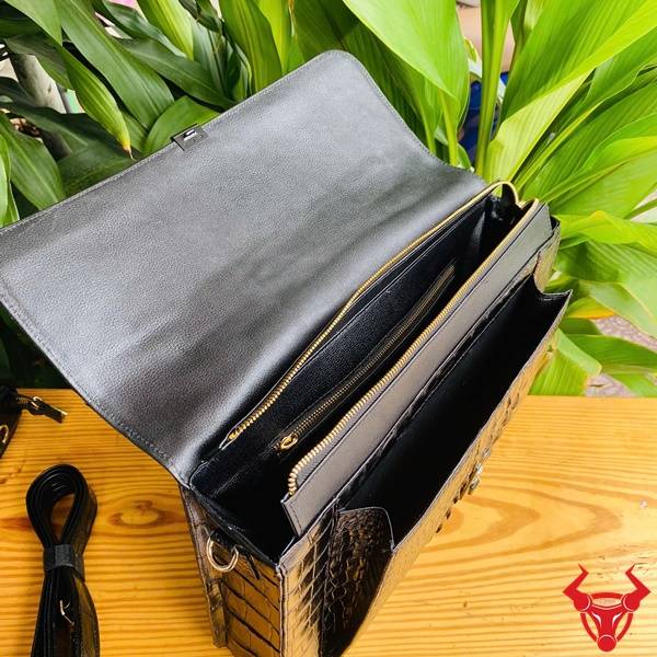 Cặp Xách Văn Phòng Da Cá Sấu CNBA4 Cao Cấp Màu Đen Cặp xách văn phòng nam da cá sấu gù CNBA4 màu đen sang trọng.