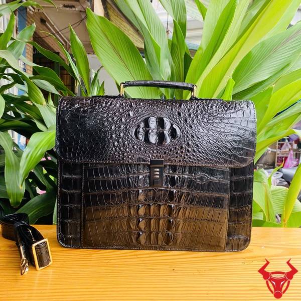 Cặp Xách Văn Phòng Nam Da Cá Sấu Gù CNBA4 Màu Đen Cặp xách văn phòng nam da cá sấu gù CNBA4 màu đen cao cấp.