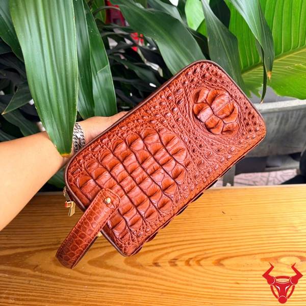 Túi clutch hộp da gù lưng cá sấu CGA4 màu nâu đỏ thời trang cao cấp.