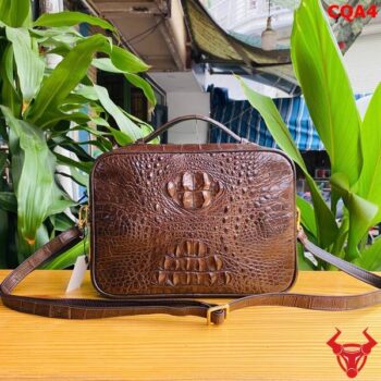 Túi Golf Size Lớn 2 Ngăn Kéo Da Cá Sấu Gù CQA4 Màu Nâu Đất