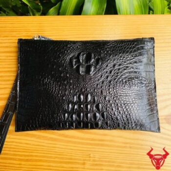 Clutch Cầm Tay Da Cá Sấu Gù CBCA4 Màu Đen