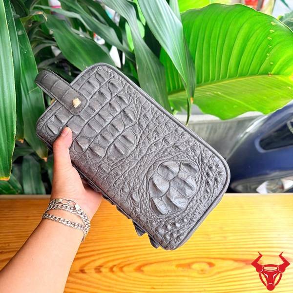 Clutch hộp da gù lưng cá sấu CGA4 màu xám dành cho doanh nhân.