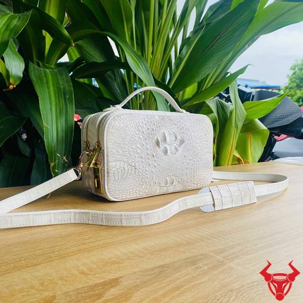Túi Clutch Golf CJA4 da gù cá sấu bạch tạng dành cho quý ông.