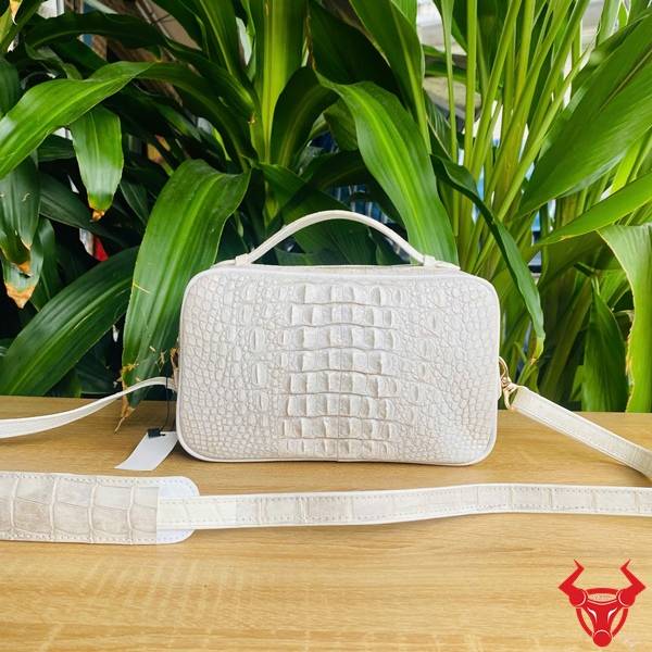 Túi Clutch Golf CJA4 da gù cá sấu bạch tạng dành cho doanh nhân.