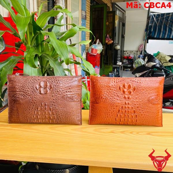 Clutch cầm tay da gù cá sấu CBCA4 màu nâu đất thời trang cao cấp.